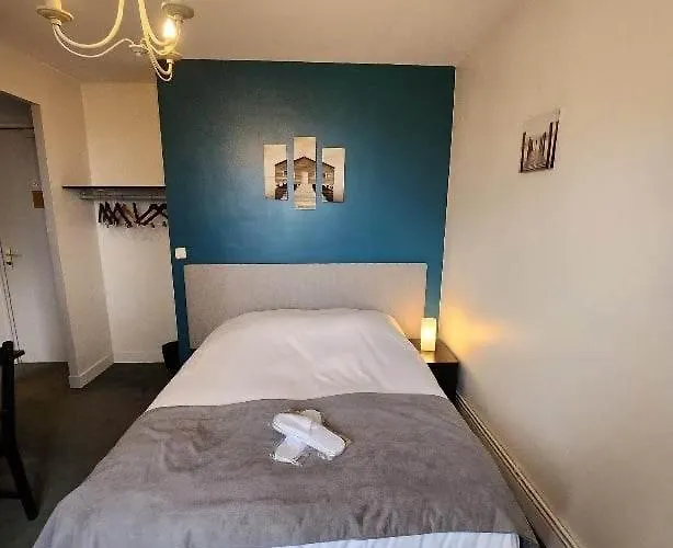 Logis Des Aulnettes Hotel